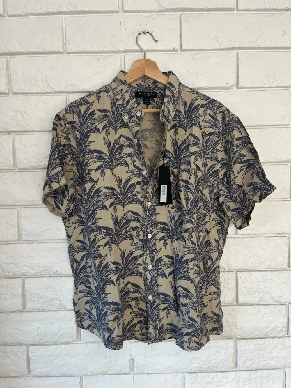 NWT Banana Republic Castello Linen Shirt Palm Leaves Tan Coastal Size Medium